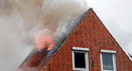 Feuer zerstört Einfamilienhaus in Prisser 